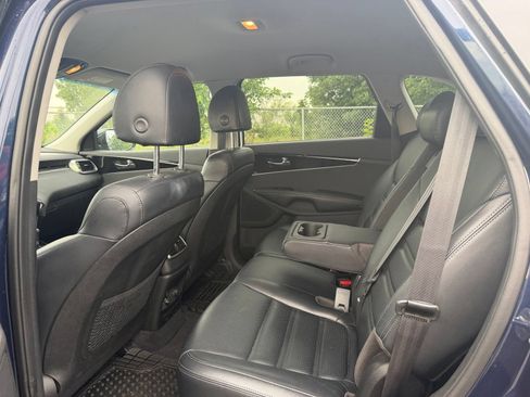 Used 2019 Kia Sorento EX AWD/4WD image 11