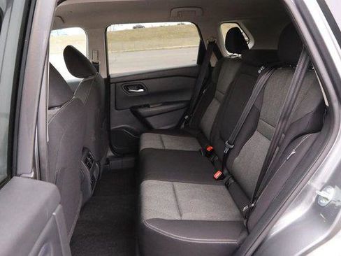 Used 2024 Nissan Rogue SV image 10