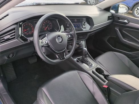 Used 2020 Volkswagen Jetta SE w/ SE Cold Weather Package image 10