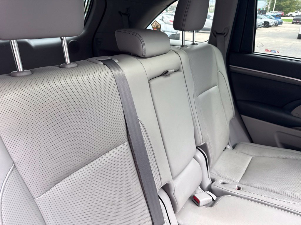 Used 2017 Toyota Highlander Limited Platinum AWD/4WD image 17