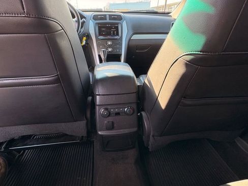 Used 2013 Ford Explorer XLT image 19