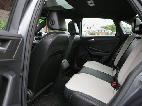 Used 2019 Volkswagen Jetta R-Line FWD image 11