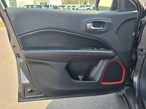 Used 2018 Jeep Compass Trailhawk w/ Navigation Group image 12