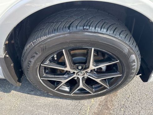 Used 2016 Toyota RAV4 SE image 32