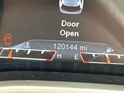 Used 2016 Jeep Cherokee Limited image 23