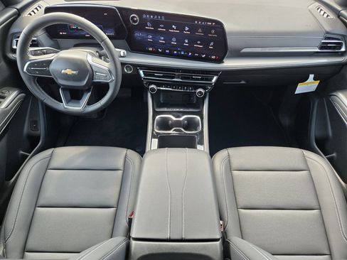 New 2026 Chevrolet Traverse LT w/ Sun and Wheel Package FWD image 29