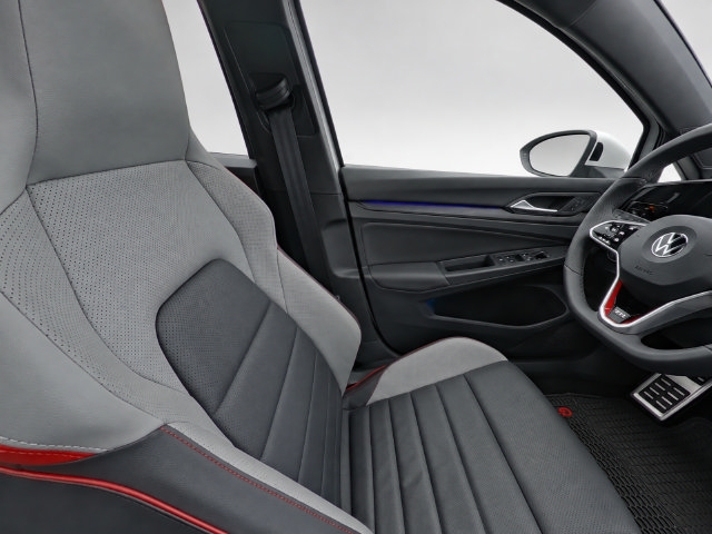 Used 2022 Volkswagen GTI SE FWD image 14
