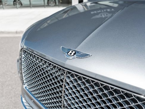 Certified 2023 Bentley Bentayga AWD/4WD image 22