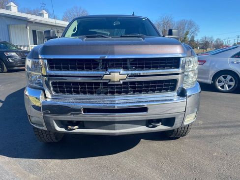 Used 2010 Chevrolet Silverado 2500 LT w/ Interior Plus Package image 2