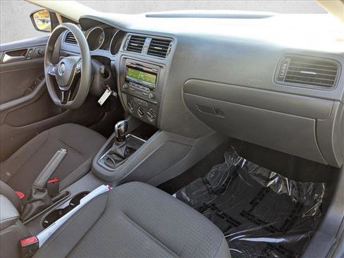 Used 2015 Volkswagen Jetta S image 19