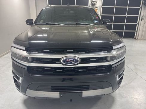 Used 2024 Ford Expedition Limited image 2