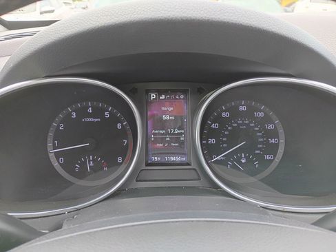 Used 2017 Hyundai Santa Fe Limited FWD image 14