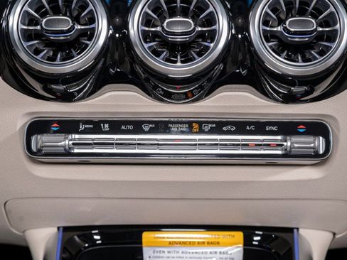 Certified 2025 Mercedes-Benz GLB 250 image 21