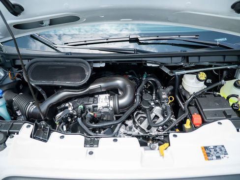 New 2025 Ford Transit 250 Low Roof RWD image 5