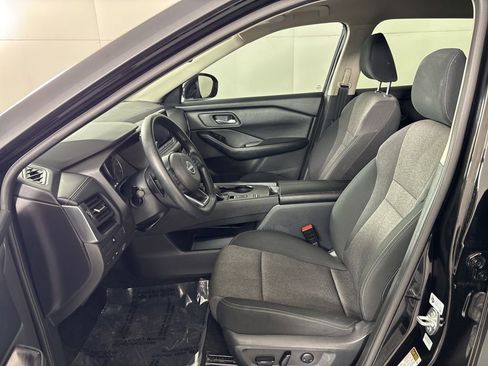 Used 2024 Nissan Rogue SV FWD image 19