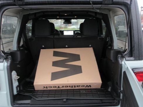 Used 2024 Jeep Wrangler Sport S image 8