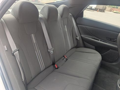 Used 2025 Hyundai Elantra SEL image 13