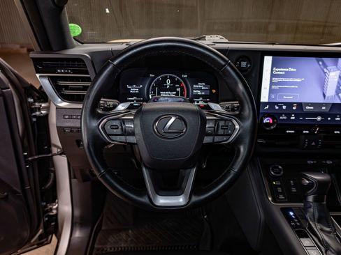 Used 2024 Lexus GX 550 AWD/4WD image 15