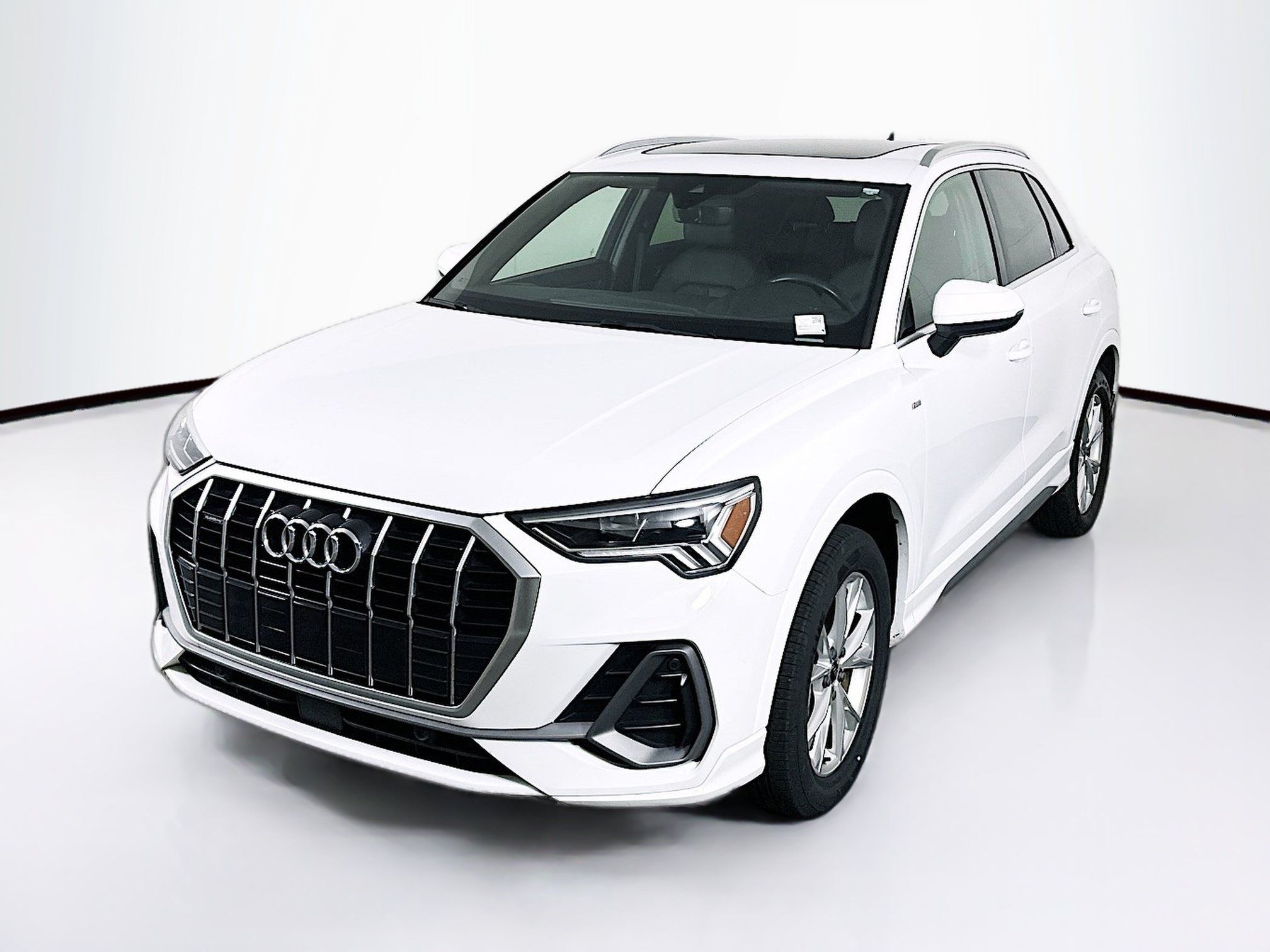 Used 2024 Audi Q3 2.0T Premium AWD/4WD image 3