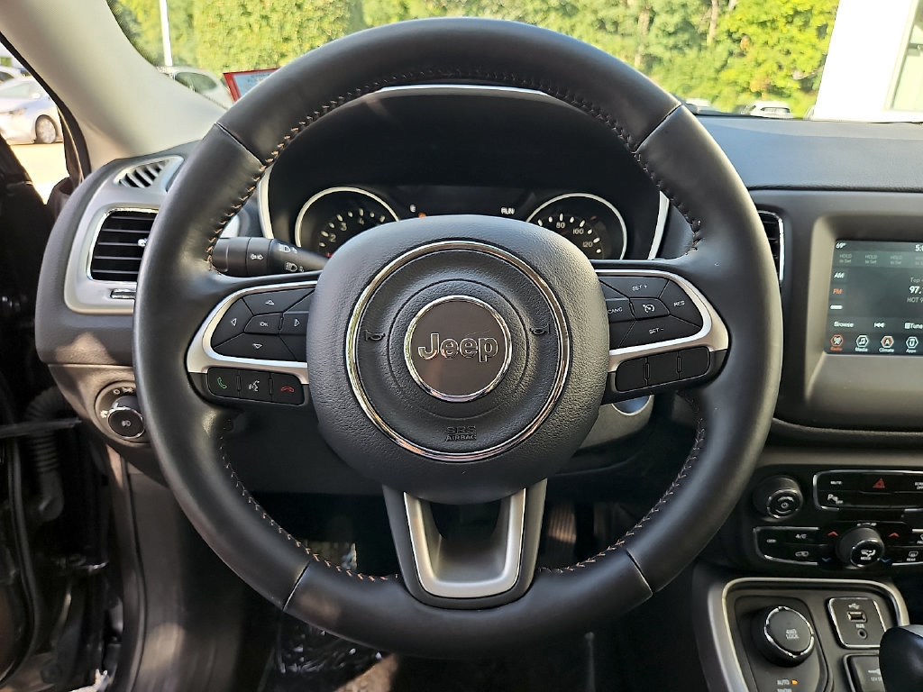Used 2018 Jeep Compass Latitude w/ Popular Equipment Group AWD/4WD image 19