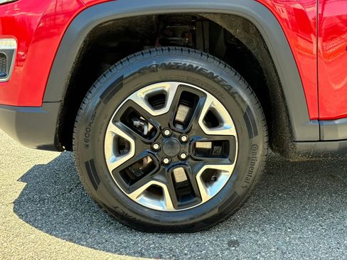 Used 2018 Jeep Compass Trailhawk w/ Navigation Group AWD/4WD image 30