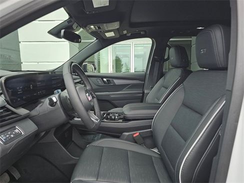 New 2025 Buick Enclave Sport Touring w/ Super Cruise Package image 24