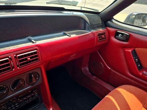 Used 1988 Ford Mustang LX image 30