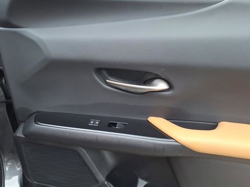 Used 2024 Lexus UX 250h AWD w/ Premium Package image 8