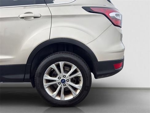 Used 2017 Ford Escape SE w/ Equipment Group 201A image 22