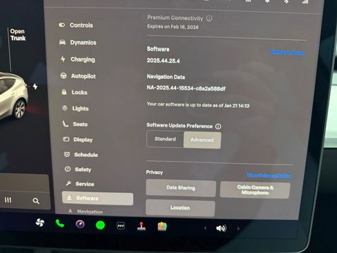 Used 2021 Tesla Model Y Long Range image 28