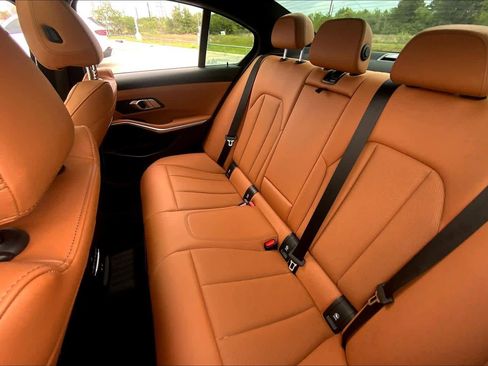 Used 2023 BMW 330i Sedan w/ Premium Package image 20