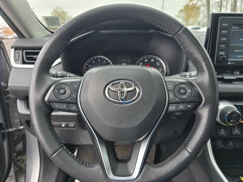 Used 2020 Toyota RAV4 XLE image 20