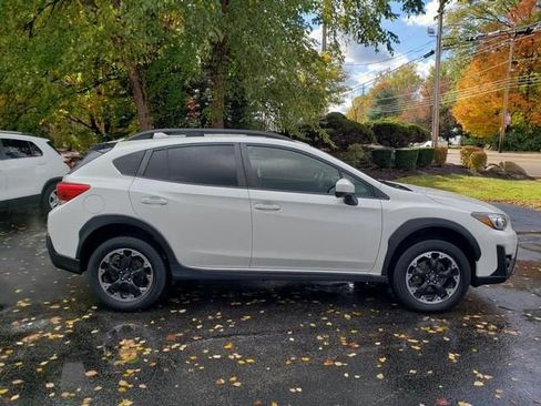 Certified 2023 Subaru Crosstrek 2.0i Premium image 2