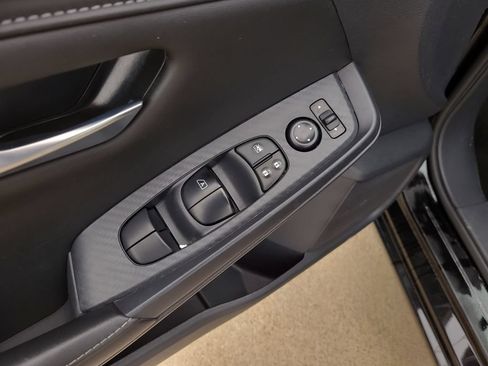 Certified 2025 Nissan Sentra SV FWD image 17