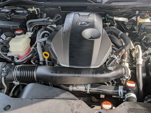 Used 2016 Lexus RC 200t image 34