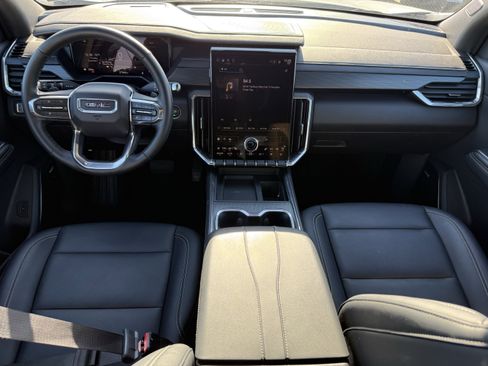 Used 2024 GMC Acadia Elevation image 12