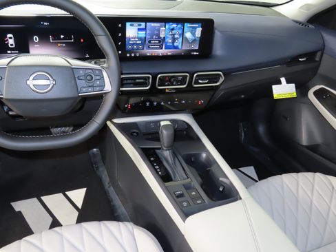 New 2026 Nissan Sentra SL w/ Floor Mat Package image 8