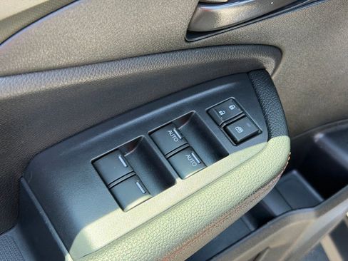 Used 2025 Honda Passport TrailSport image 12