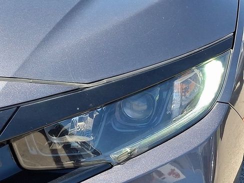 Used 2019 Honda Civic Sport image 9