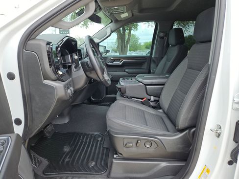 Certified 2022 Chevrolet Silverado 1500 RST w/ Z71 Off-Road Package AWD/4WD image 9