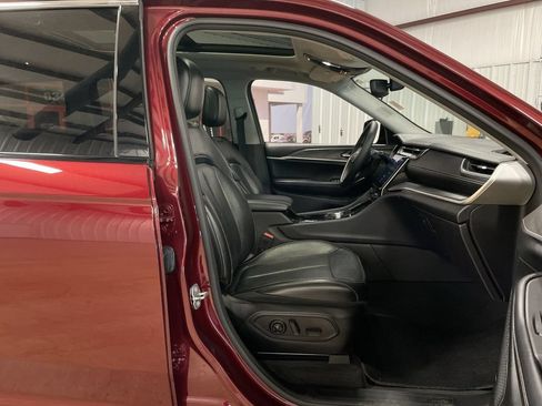 Used 2021 Jeep Grand Cherokee L Limited RWD image 31