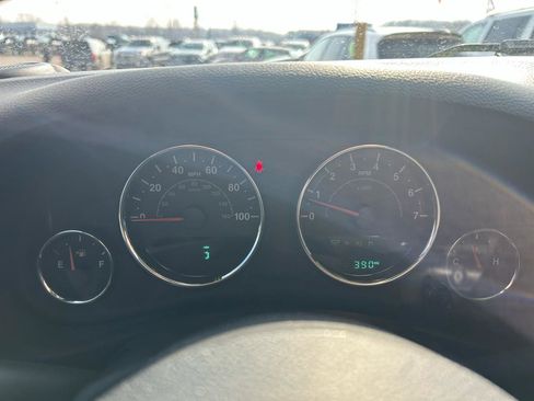 Used 2016 Jeep Wrangler Unlimited Rubicon w/ Connectivity Group image 21