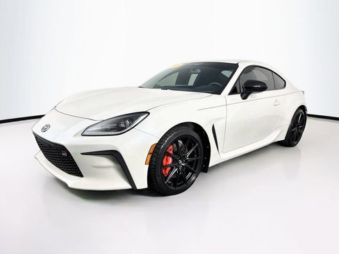 Used 2025 Toyota GR86 Premium w/ Performance Package RWD image 3