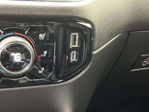 Certified 2024 Chevrolet Silverado 1500 High Country w/ Technology Package image 26