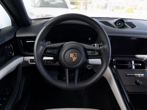 Certified 2025 Porsche Panamera 4S image 22