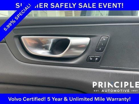 Certified 2025 Volvo XC60 B5 Core AWD/4WD image 28