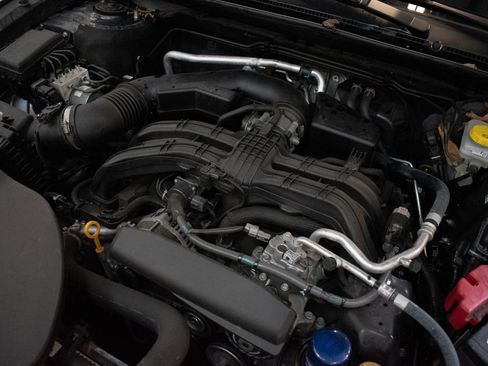 Certified 2025 Subaru Outback Premium AWD/4WD image 10