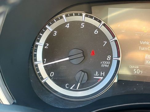 Used 2024 Toyota Highlander XLE image 41