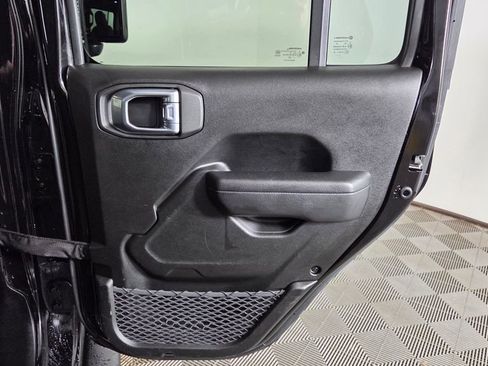 Used 2022 Jeep Gladiator Sport AWD/4WD image 29