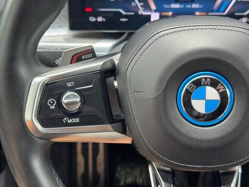 Used 2023 BMW i7 xDrive60 AWD/4WD image 24